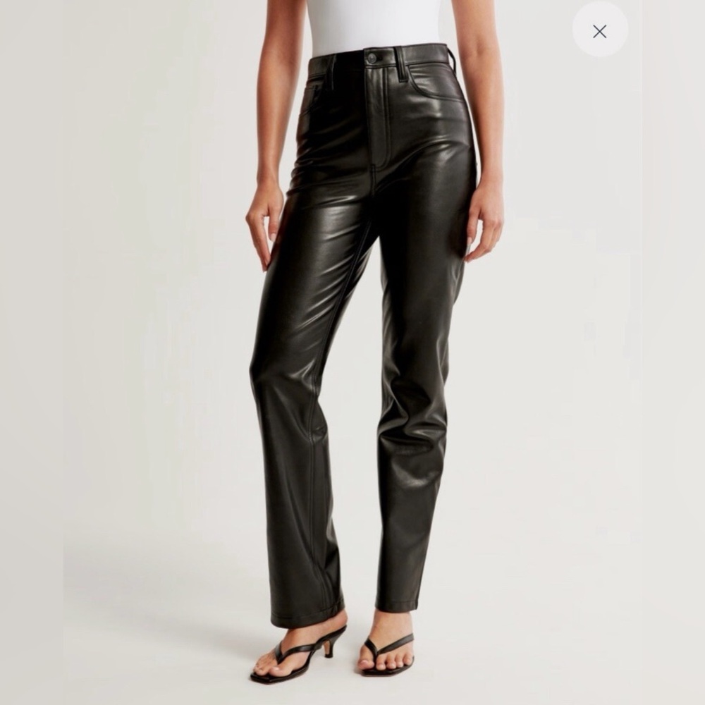 Abercrombie & Fitch 90s Straight Ultra High Rise Vegan Leather Pants - 6L
